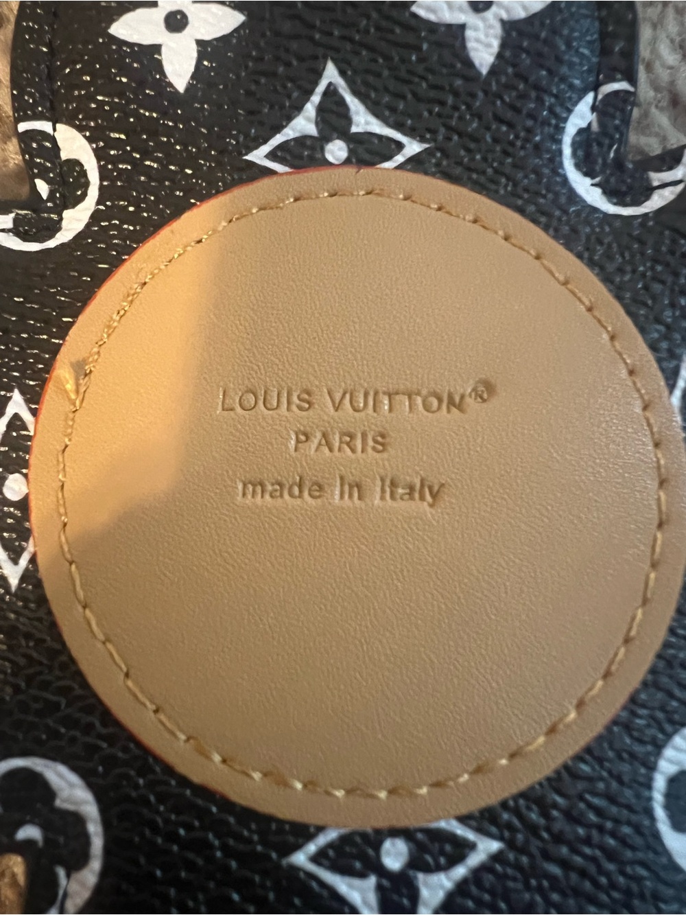 Louis Vuitton Black Monogram Flower Key Holder with Tan Center - Picture 4 of 14